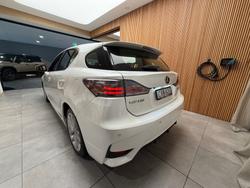 2014 Lexus CT 200h. HYBRID CT200h Luxury 1.8L Hybrid CVT Hatch