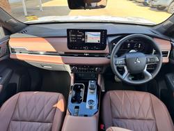 2025 MITSUBISHI Outlander EXCEED TOURER