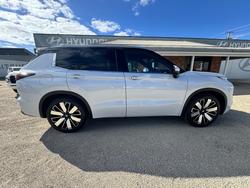 2025 MITSUBISHI Outlander EXCEED TOURER