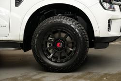 2023 Ford Everest Platinum