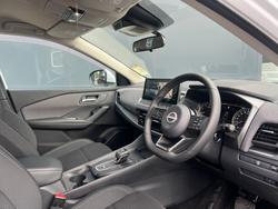 2025 Nissan
                QASHQAI ST-L