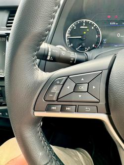 2025 NISSAN NP300 NAVARA ST-X