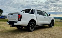 2025 NISSAN NP300 NAVARA ST-X