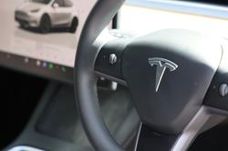 2025 Tesla Model Y Rear-Wheel Drive
