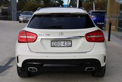 2016 MERCEDES-BENZ
GLA 180