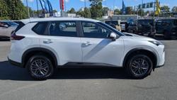 2025 NISSAN X-TRAIL ST