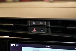 2025 Alfa Romeo Junior Ibrida