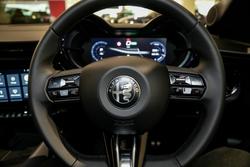 2025 Alfa Romeo Junior Ibrida