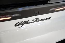 2025 Alfa Romeo Junior Ibrida