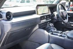 2025 Toyota PRADO GXL