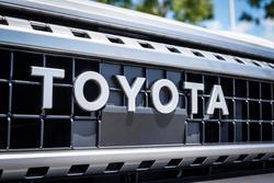 2025 Toyota PRADO GXL