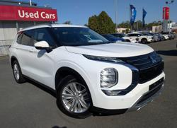 2023 MITSUBISHI OUTLANDER ES