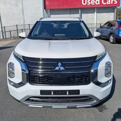 2023 MITSUBISHI OUTLANDER ES
