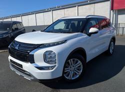 2023 MITSUBISHI OUTLANDER ES