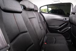 2017 Mazda
                3 Maxx