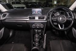 2017 Mazda
                3 Maxx