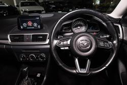 2017 Mazda
                3 Maxx