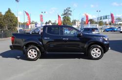 2025 Nissan
Navara ST