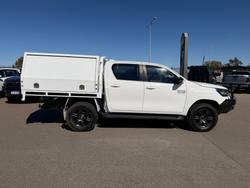 2022 Toyota Hilux SR
