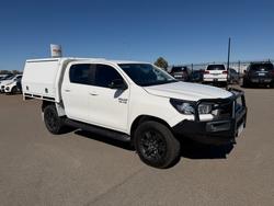 2022 Toyota Hilux SR