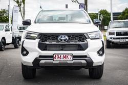 2024 Toyota HILUX SR5