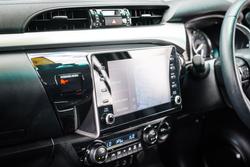 2024 Toyota HILUX SR5