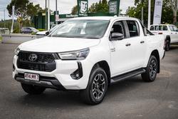 2024 Toyota HILUX SR5
