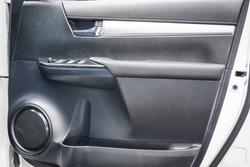 2024 Toyota HILUX SR5