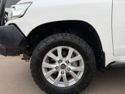 2020 Toyota LANDCRUISER GXL White