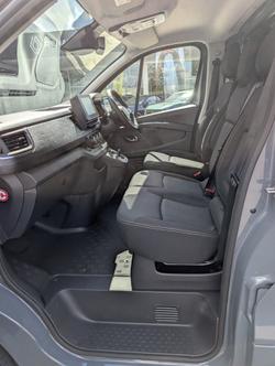 2025 RENAULT TRAFIC LWB