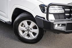 2024 Toyota LANDCRUISER GXL