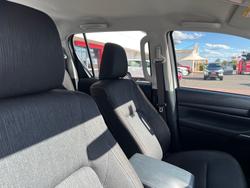 2020 Toyota Hilux 4x4 Hilux 4x4 SR 2.8L T Diesel Automatic Double Cab 2L71000 001