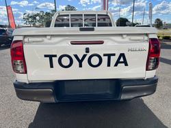 2020 Toyota Hilux 4x4 Hilux 4x4 SR 2.8L T Diesel Automatic Double Cab 2L71000 001