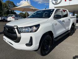 2020 Toyota Hilux 4x4 Hilux 4x4 SR 2.8L T Diesel Automatic Double Cab 2L71000 001