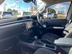 2020 Toyota Hilux 4x4 Hilux 4x4 SR 2.8L T Diesel Automatic Double Cab 2L71000 001