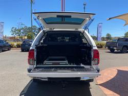 2017 TOYOTA HILUX SR5 (4x4)