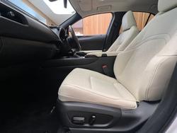 2022 Lexus
                UX200 Sports Luxury 2.0L Petrol Auto CVT SUV