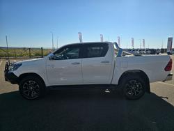 2021 Toyota Hilux SR5 White
