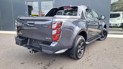 2025 Isuzu
D-MAX X-TERRAIN
