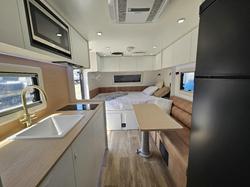 2024 Retreat Daydream 194B Bunks