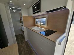 2024 Retreat Daydream 194B Bunks