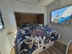 2024 Retreat Daydream 219Bse