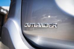 2015 MITSUBISHI OUTLANDER LS (4x4)