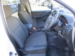 2013 Nissan Navara RX