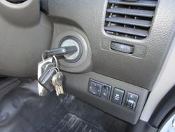 2013 Nissan Navara RX