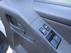 2013 Nissan Navara RX