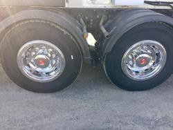 2013 Hino 2844 6X4 Trout River Live Bottom Body Ex Govt Low Klm Chip Spreader All Extras Fract New 2844 6X4 RIGIDS WHITE