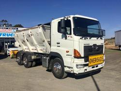 Hino 2844 6X4 Trout River Live Bottom  Body EX Govt LOW KLM  Chip Spreader ALL Extras Fract New