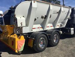 2013 Hino 2844 6X4 Trout River Live Bottom Body Ex Govt Low Klm Chip Spreader All Extras Fract New 2844 6X4 RIGIDS WHITE