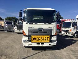 2013 Hino 2844 6X4 Trout River Live Bottom Body Ex Govt Low Klm Chip Spreader All Extras Fract New 2844 6X4 RIGIDS WHITE
